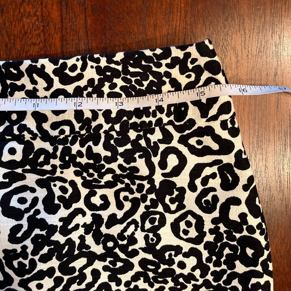 Ann Taylor ivory black animal print pencil skirt - Picture 5 of 7